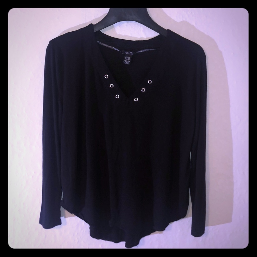 Black Long Sleeve V Neck Tee